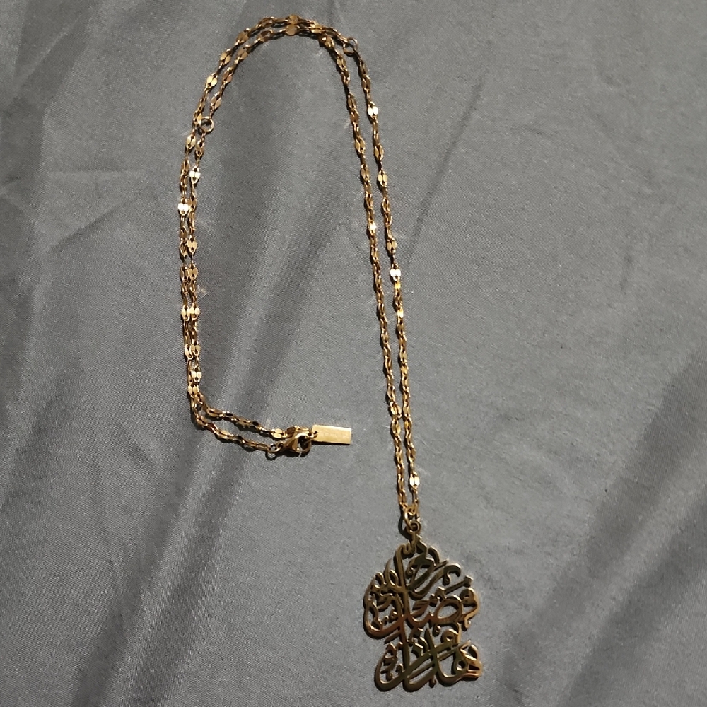 Gold-Tone Script Pendant Necklace - Elegant Women